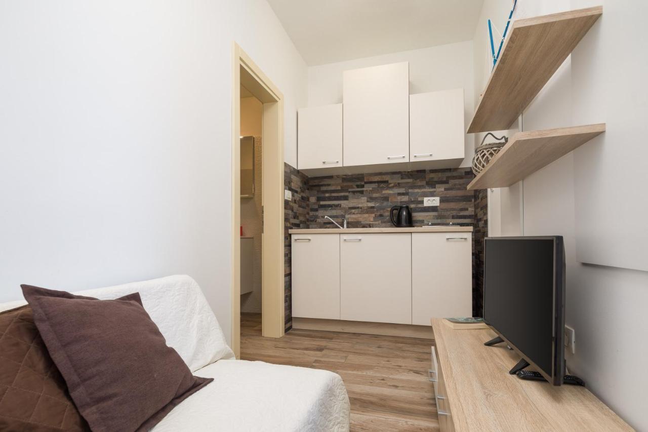 The Beach Suites Jesenice  Kültér fotó