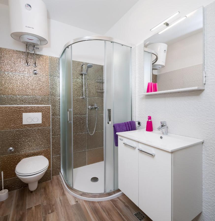The Beach Suites Jesenice  Kültér fotó