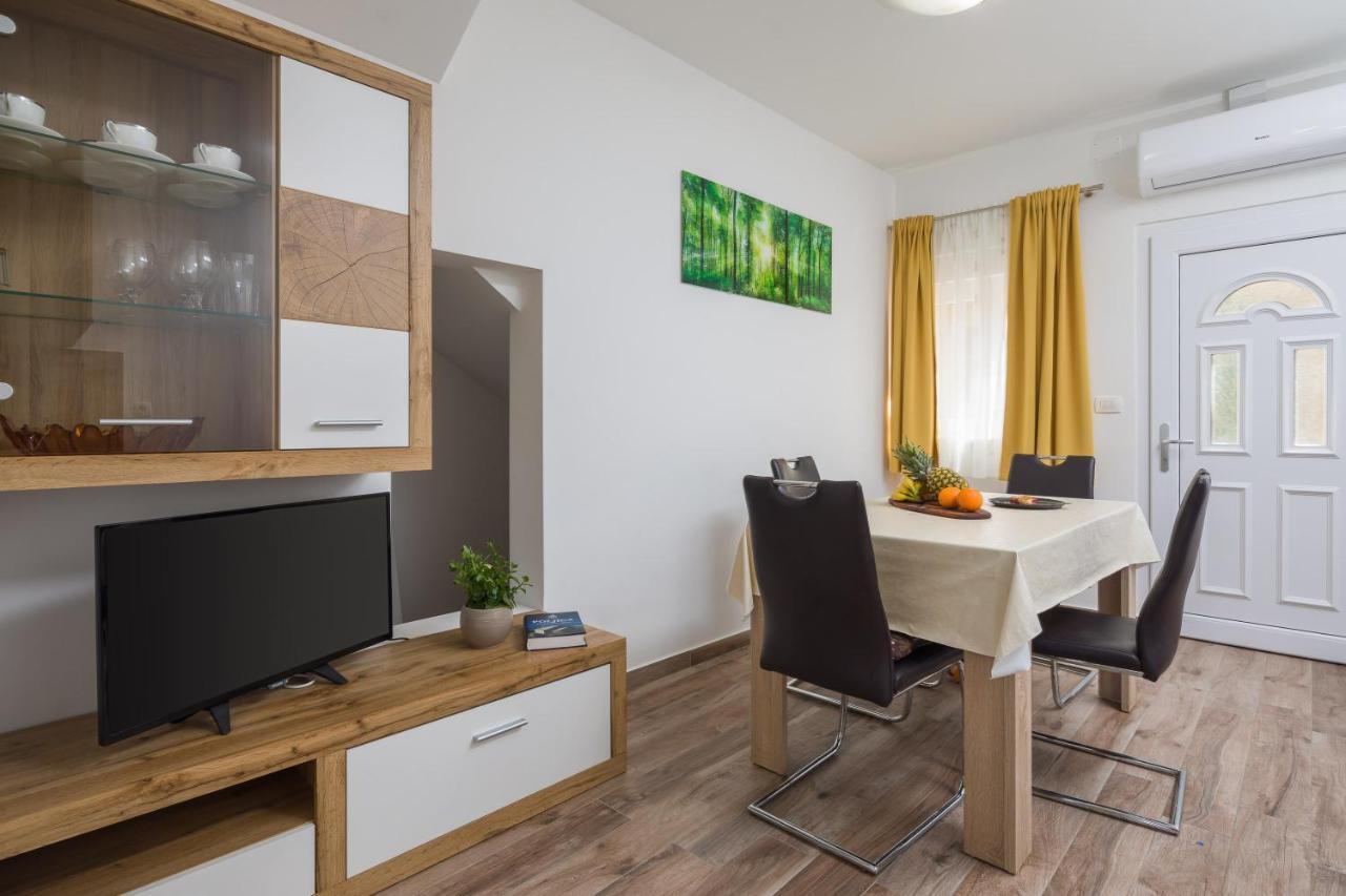 The Beach Suites Jesenice  Kültér fotó