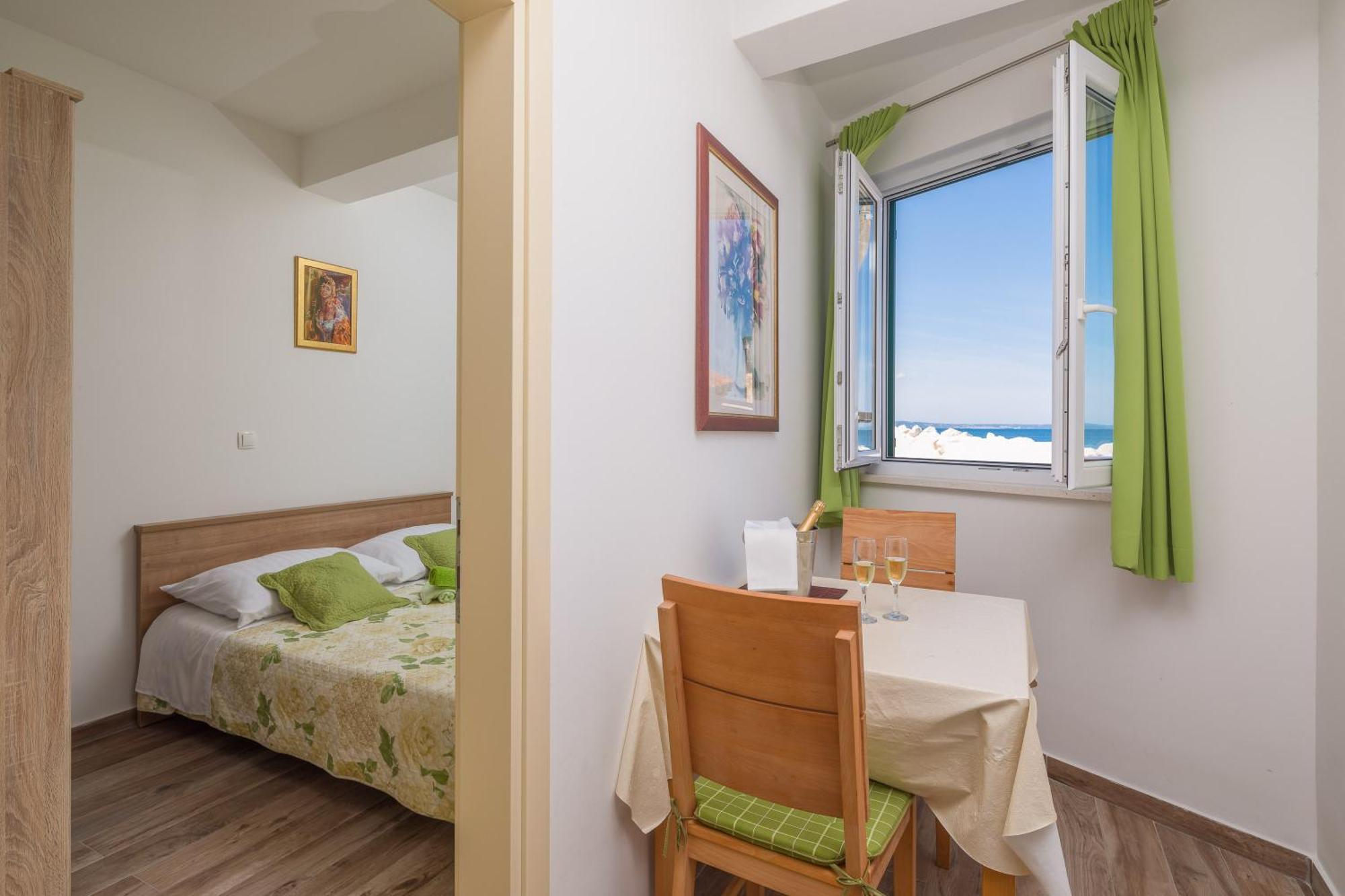 The Beach Suites Jesenice  Kültér fotó